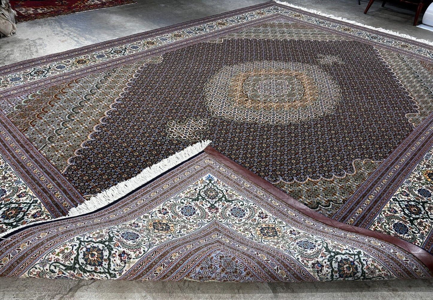 8'3"x11'6" Fine Hand-Knotted Wool & Silk Oriental Rug - Area Carpet