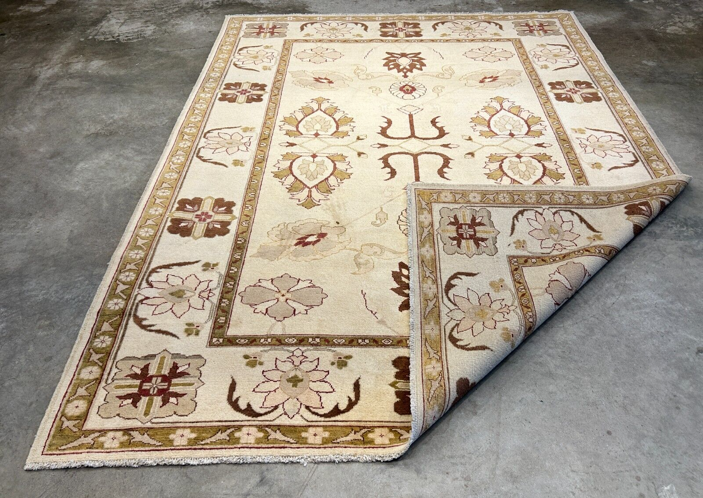 7'0"x9'3" Hand-Knotted 100% Wool Pile Indian Arut Carpet - Area Rug