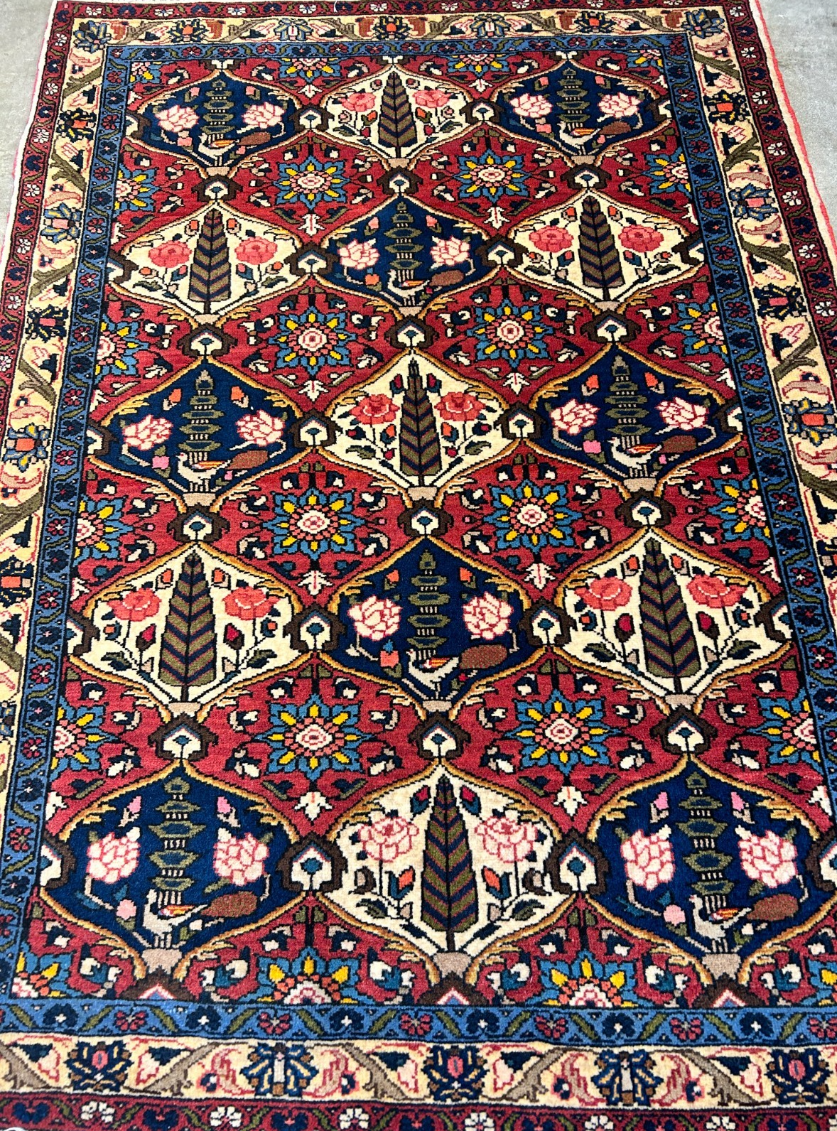 3'3"x4'9" Hand-Knotted 100% Lamb Wool Bakhtiarie Area Rug