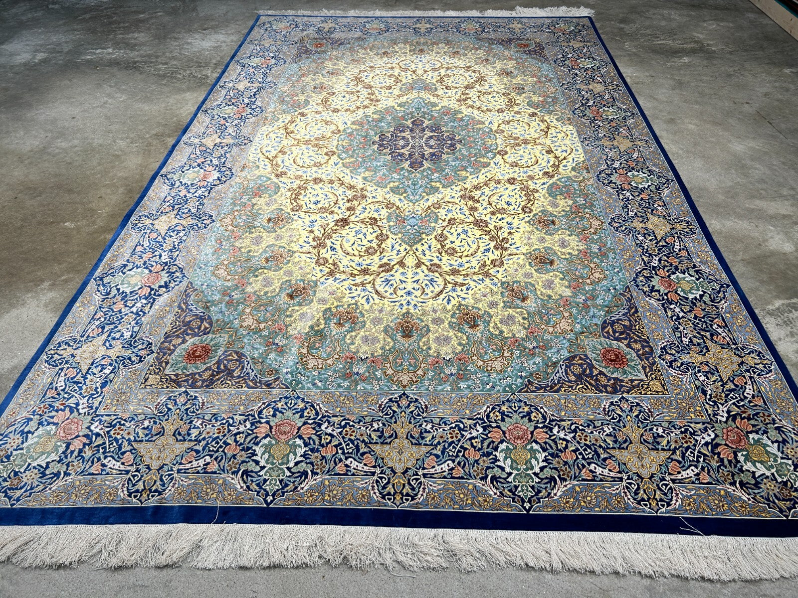 6'5"x10'4" Exquisite Extra-Fine Hand-Knotted 100% Silk Qume Carpet - Area Rug