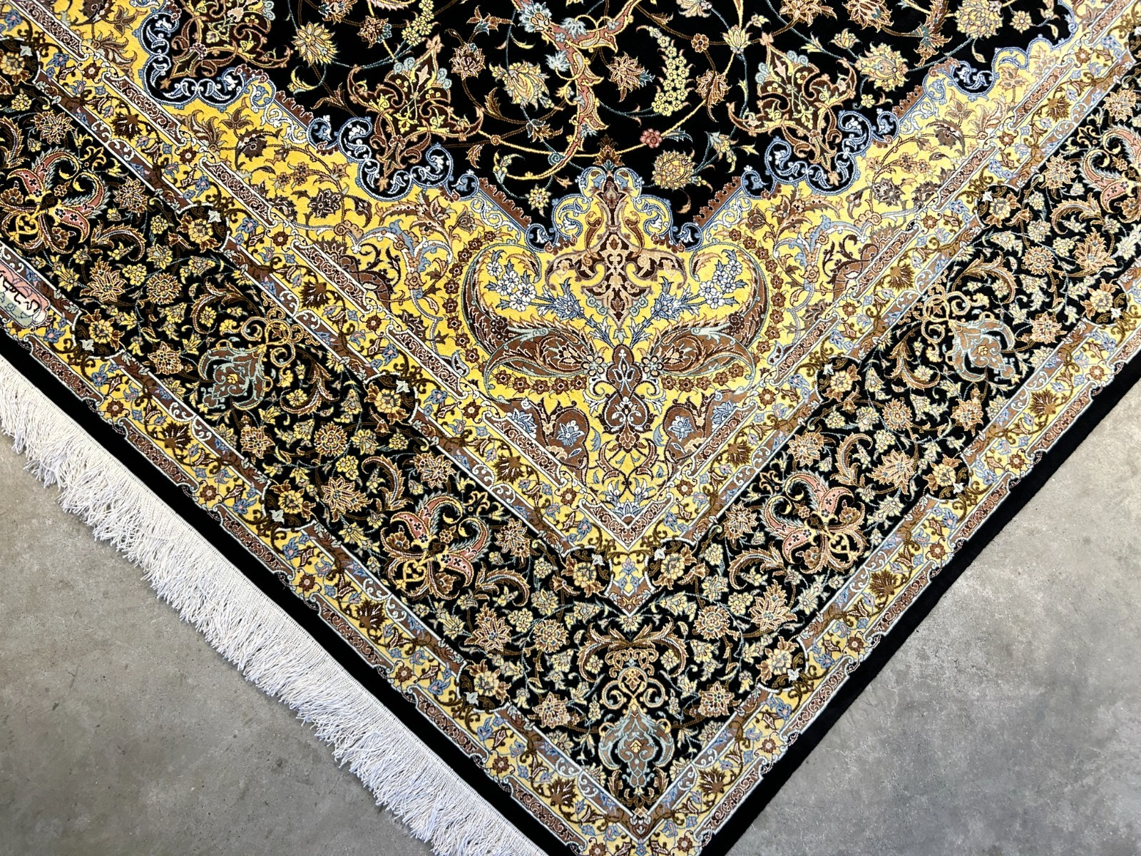 6'6"x10' Exquisite Hand-Knotted 100% Silk Qume Rug