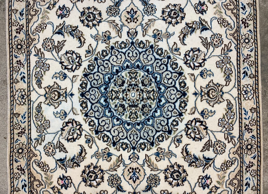 2'11"x4'7" Fine Hand-Knotted Wool & Silk Blend Naine Carpet - Area Rug