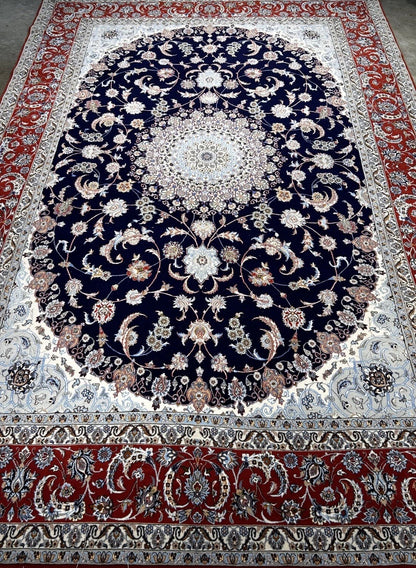 8'8"x11'9" Extra Fine Hand-Knotted Wool & Silk Isfahane Rug