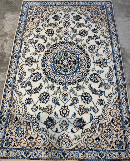2'11"x4'7''  Very Fine Hand-Knotted Silk & Wool Naine Area Rug - Carpet