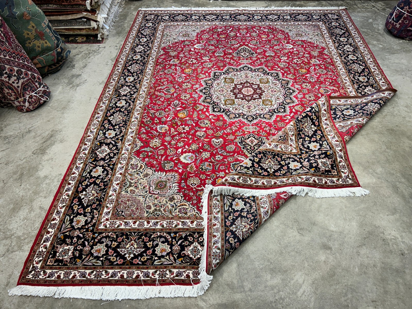 8'10"x12'11" Fine Hand-Knotted Wool & Silk Tabrize Rug