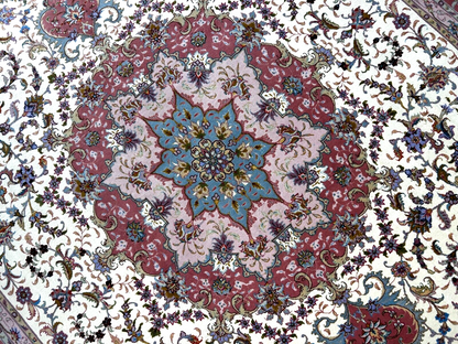 8'4"x11'3" Very Fine Hand-Knotted Wool & Silk Oriental Rug - Area Carpet