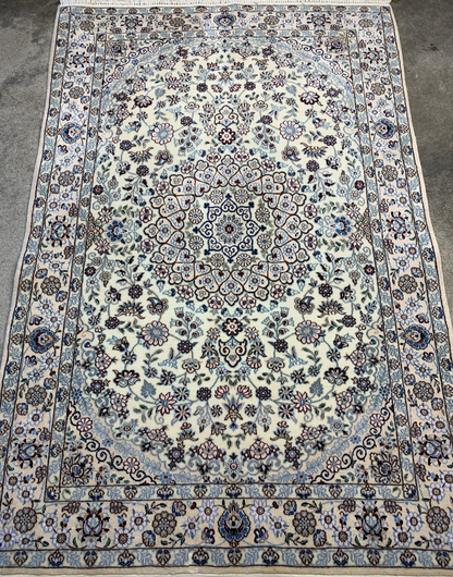 3'2"x4'11'' Very Fine Hand-Knotted  Silk & Wool Naine Area Rug - Carpet