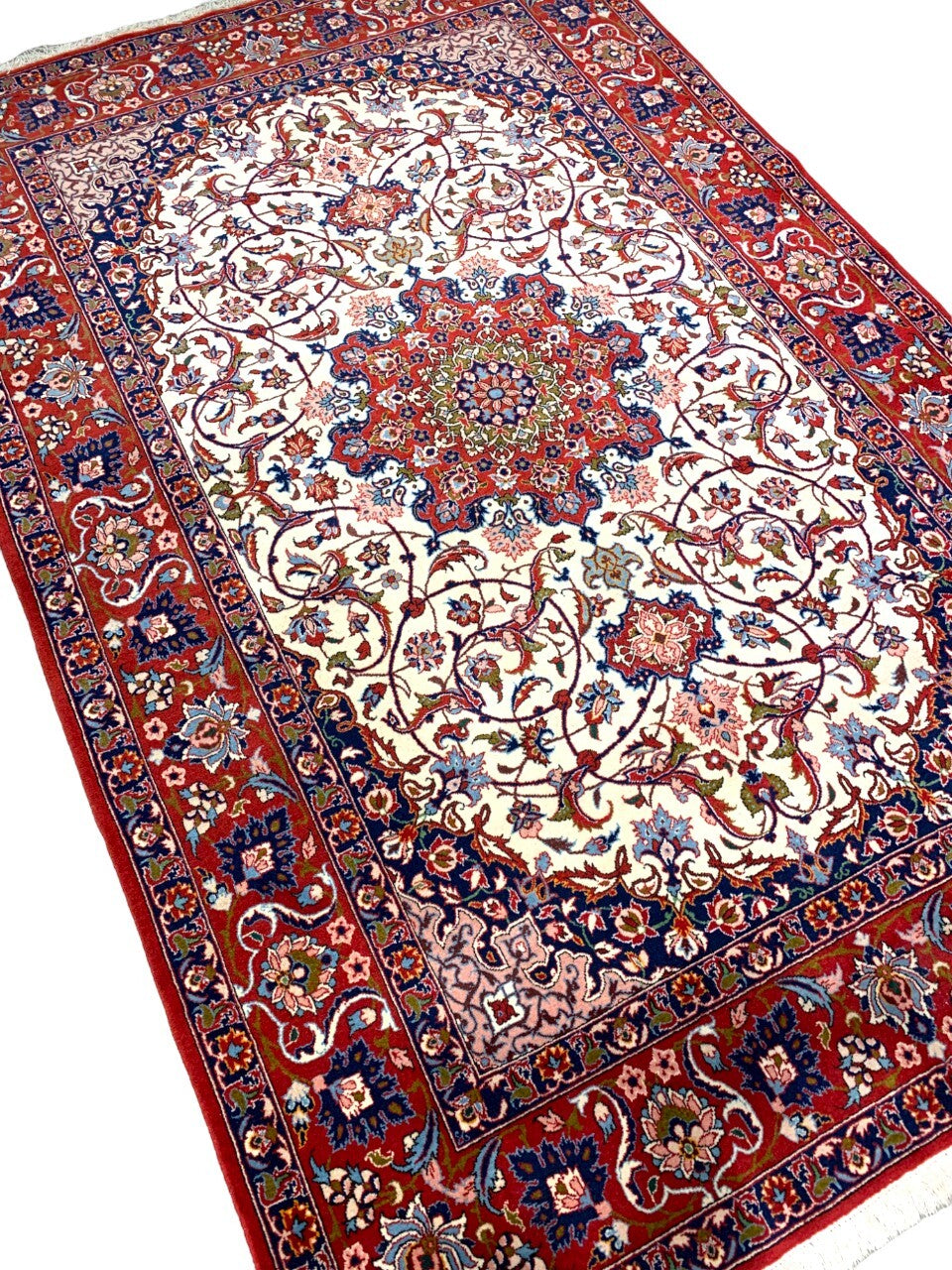 4'7" x 7'2'' Semi-Antique Hand-Knotted 100% Wool Isfahane Rug