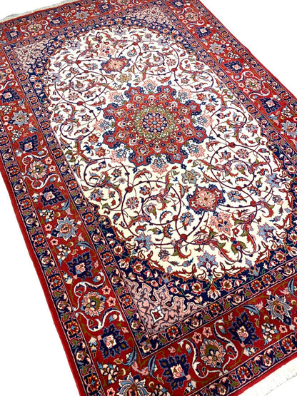4'7" x 7'2'' Semi-Antique Hand-Knotted 100% Wool Isfahane Rug