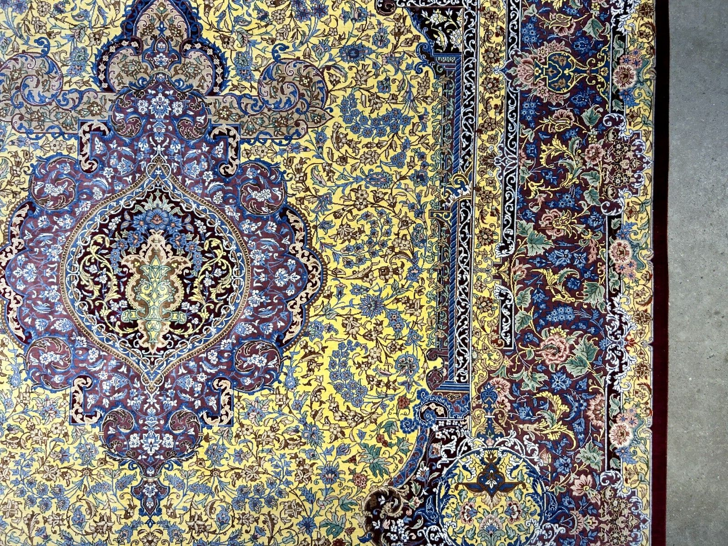 5'4"x8'2" Exquisite Extra-Fine Hand-Knotted 100% Silk Qume Carpet - Area Rug