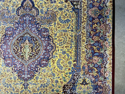 5'4"x8'2" Exquisite Extra-Fine Hand-Knotted 100% Silk Qume Carpet - Area Rug