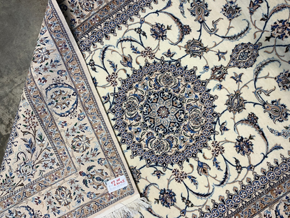 4'4"x6'4" Fine Hand-Knotted Wool & Silk Blend Naine Carpet - Area Rug