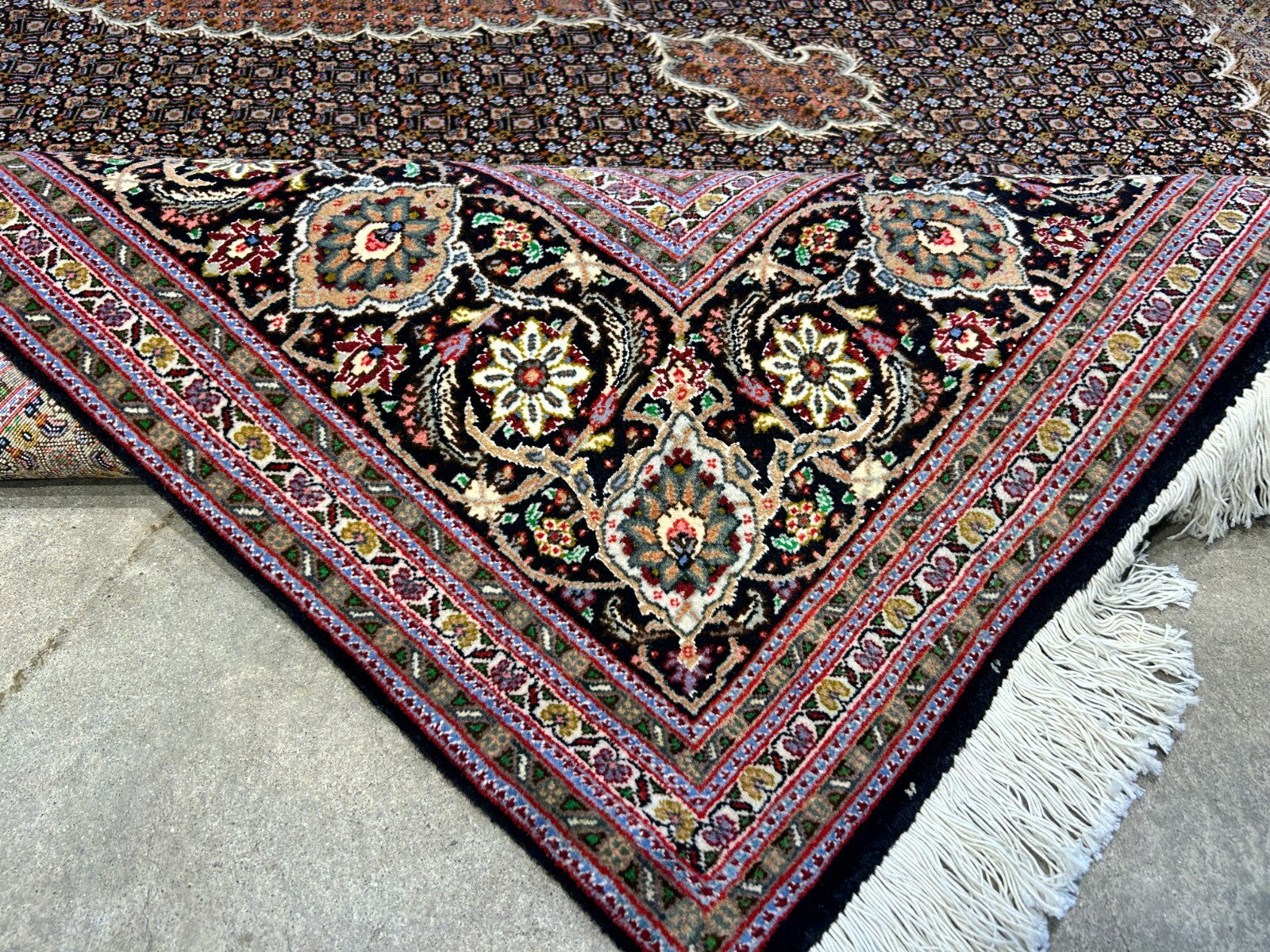 6'7"x9'9" Fine Hand-Knotted Wool & Silk Blend Tabrize Mahi Area Rug