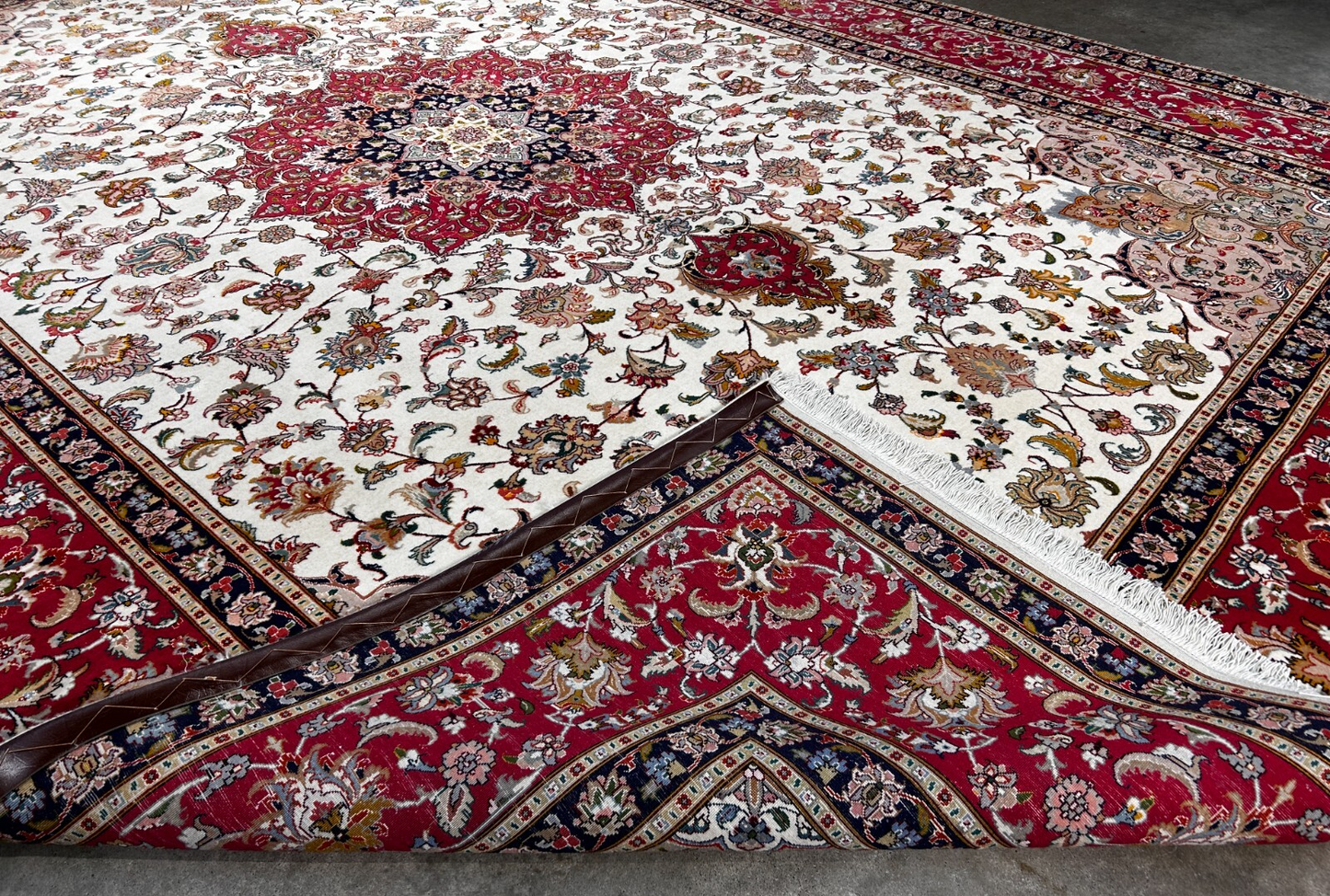 8'3"x11'7'' Very Fine Hand-Knotted Silk & Wool Tabrize Area Rug - Area Carpet