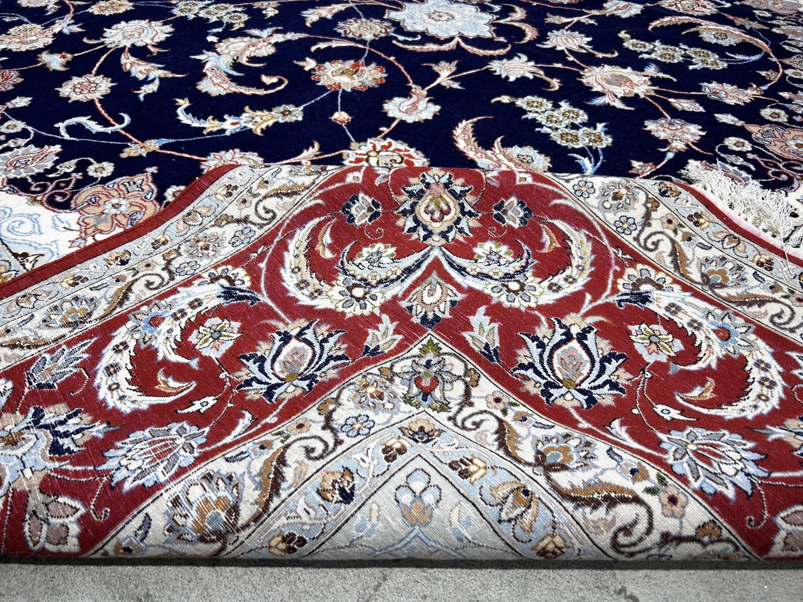 8'8"x11'9" Extra Fine Hand-Knotted Wool & Silk Isfahane Rug