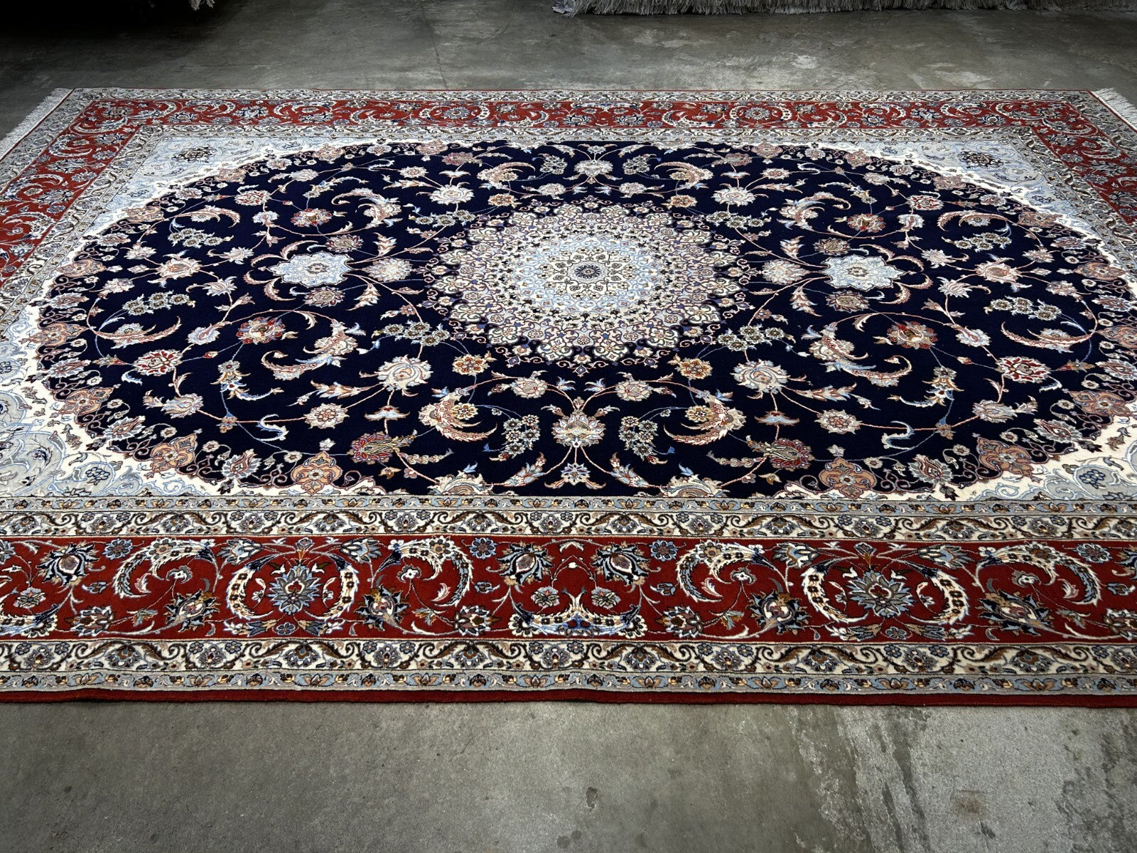8'8"x11'9" Extra Fine Hand-Knotted Wool & Silk Isfahane Rug
