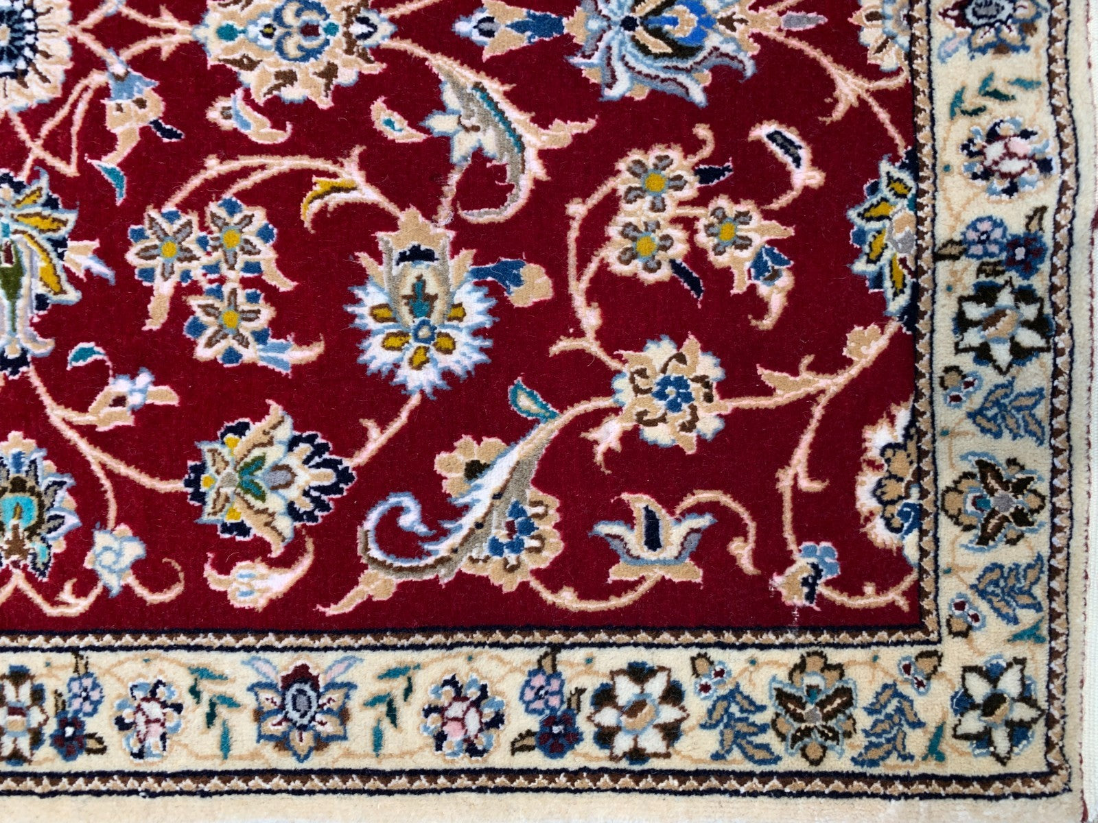 2'1"x2'11" Fine Hand-Knotted Wool & Silk Naine Rug