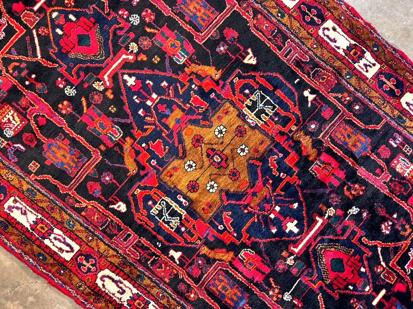 5'7" x 10'6" Hand-Knotted 100% Wool Pile Nahavande Area Rug - Carpet