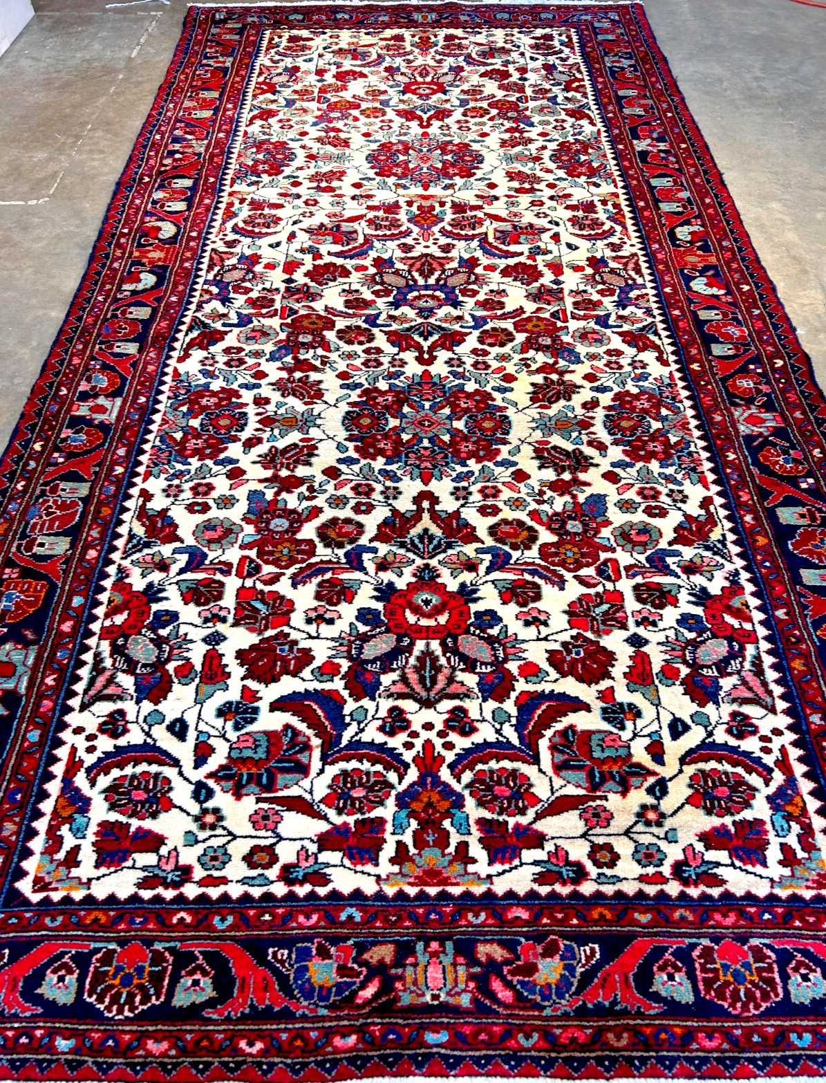 5'2" x 10'11'' Hand-Knotted 100% Lamb Wool Carpet - Hamadane Area Rug