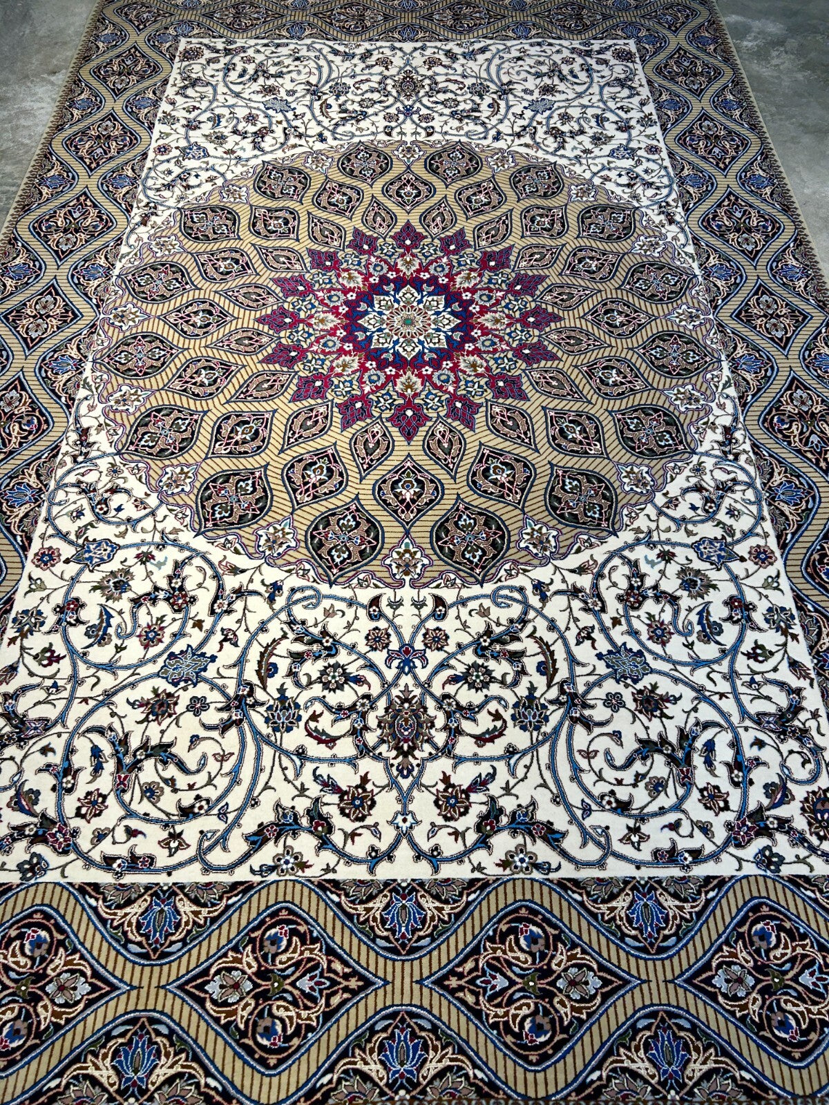 6'6"x10' Extra Fine Hand-Knotted Wool & Silk Isfahane Rug