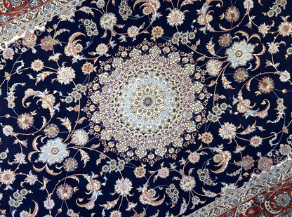 8'8"x11'9" Extra Fine Hand-Knotted Wool & Silk Isfahane Rug