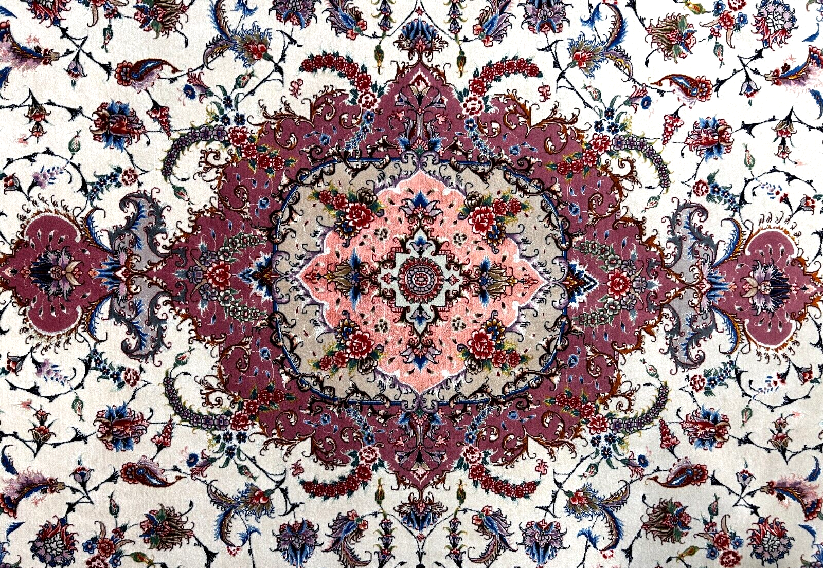 8'1"x11'7" Extra Fine Hand-Knotted Wool & Silk Oriental Rug - Area Carpet