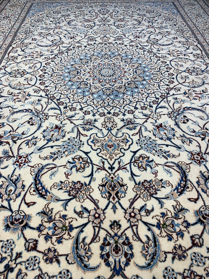 4'2"x6'7" Fine Hand-Knotted Wool & Silk Blend Naine Carpet - Area Rug