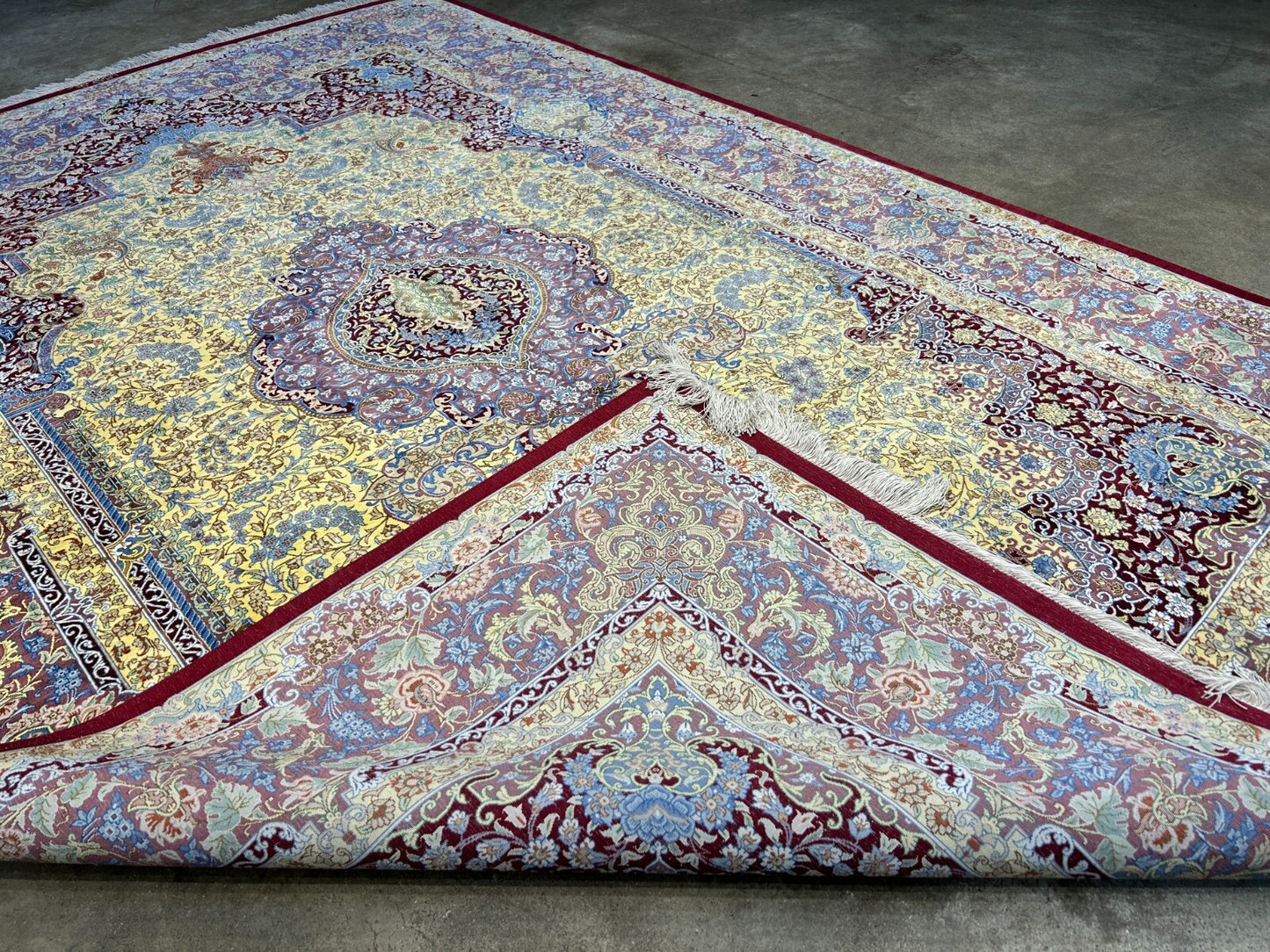 5'4"x8'2" Exquisite Extra-Fine Hand-Knotted 100% Silk Qume Carpet - Area Rug