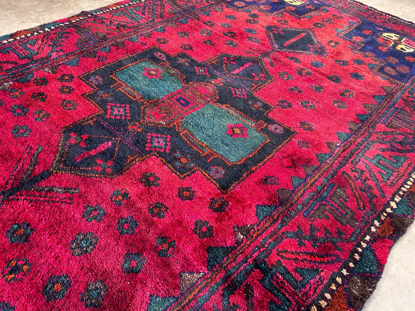 4'10" x 8'10" Hand-Knotted 100% Wool Pile Hamadane Area Rug - Carpet