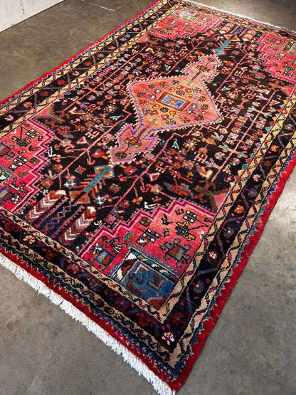 4'11" x 8' Hand-Knotted 100% Wool Pile Hamadane Area Rug