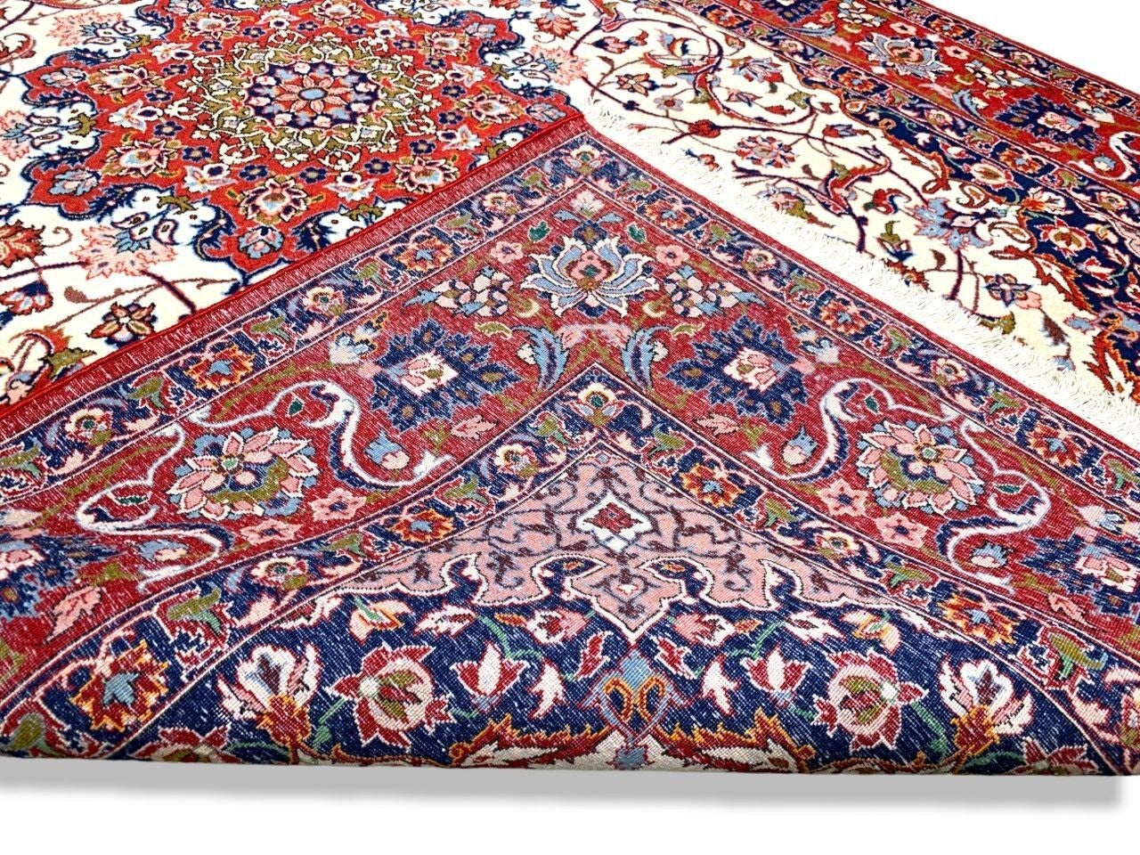 4'7" x 7'2'' Semi-Antique Hand-Knotted 100% Wool Isfahane Rug