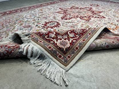 6'8"x10' Fine Hand-Knotted Wool & Silk Blend Tabrize Herize Carpet - Area Rug