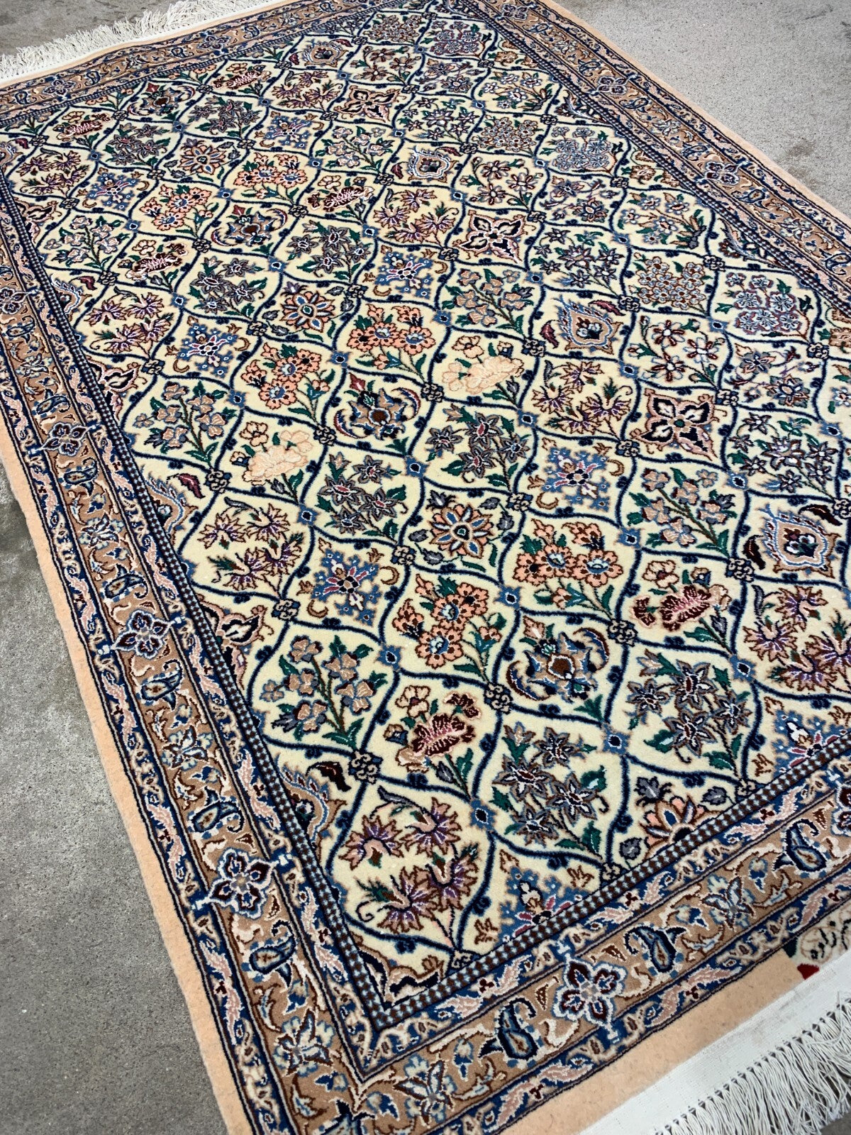 3'2"x4'10'' Very Fine Hand-Knotted Silk & Wool Naine Area Rug - Carpet