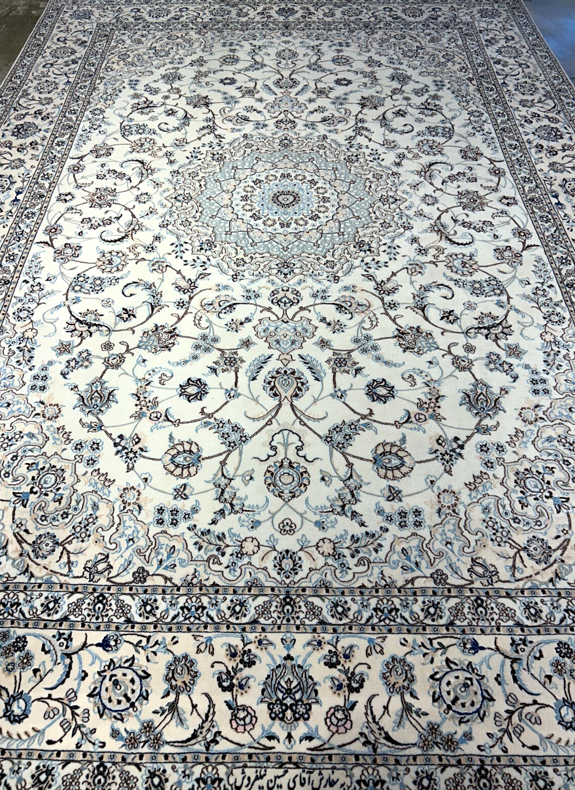 8'4"x12'1" Extra Fine Hand-Knotted Wool & Silk Naine Rug