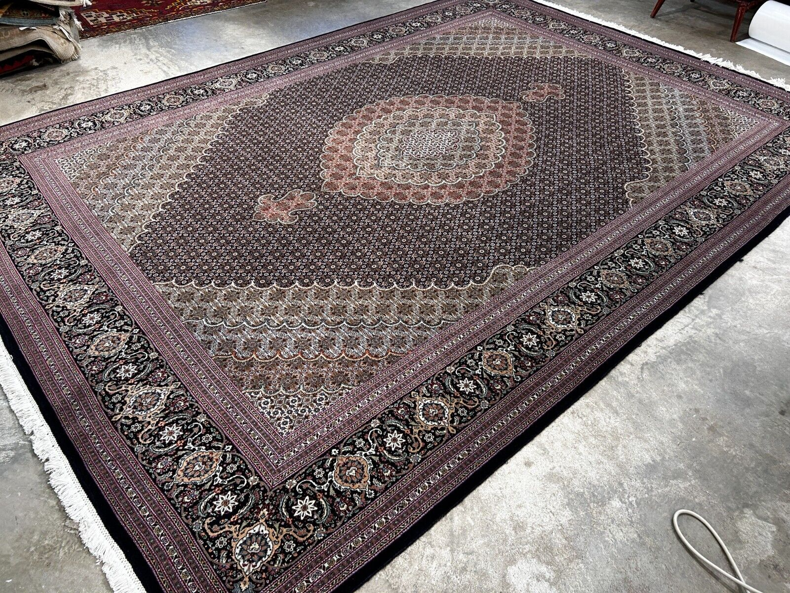 8'2"x11'5" Fine Hand-Knotted Wool & Silk Oriental Rug - Area Carpet