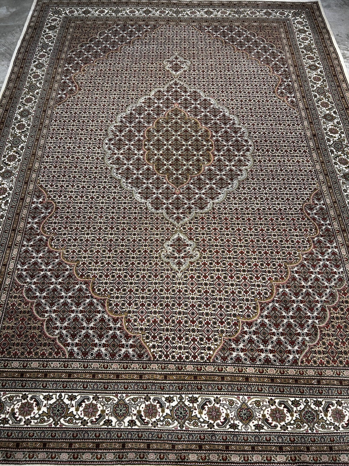 8'3"x11'4'' Hand-Knotted  100% Wool Pile Tabrize Mahi Area Rug