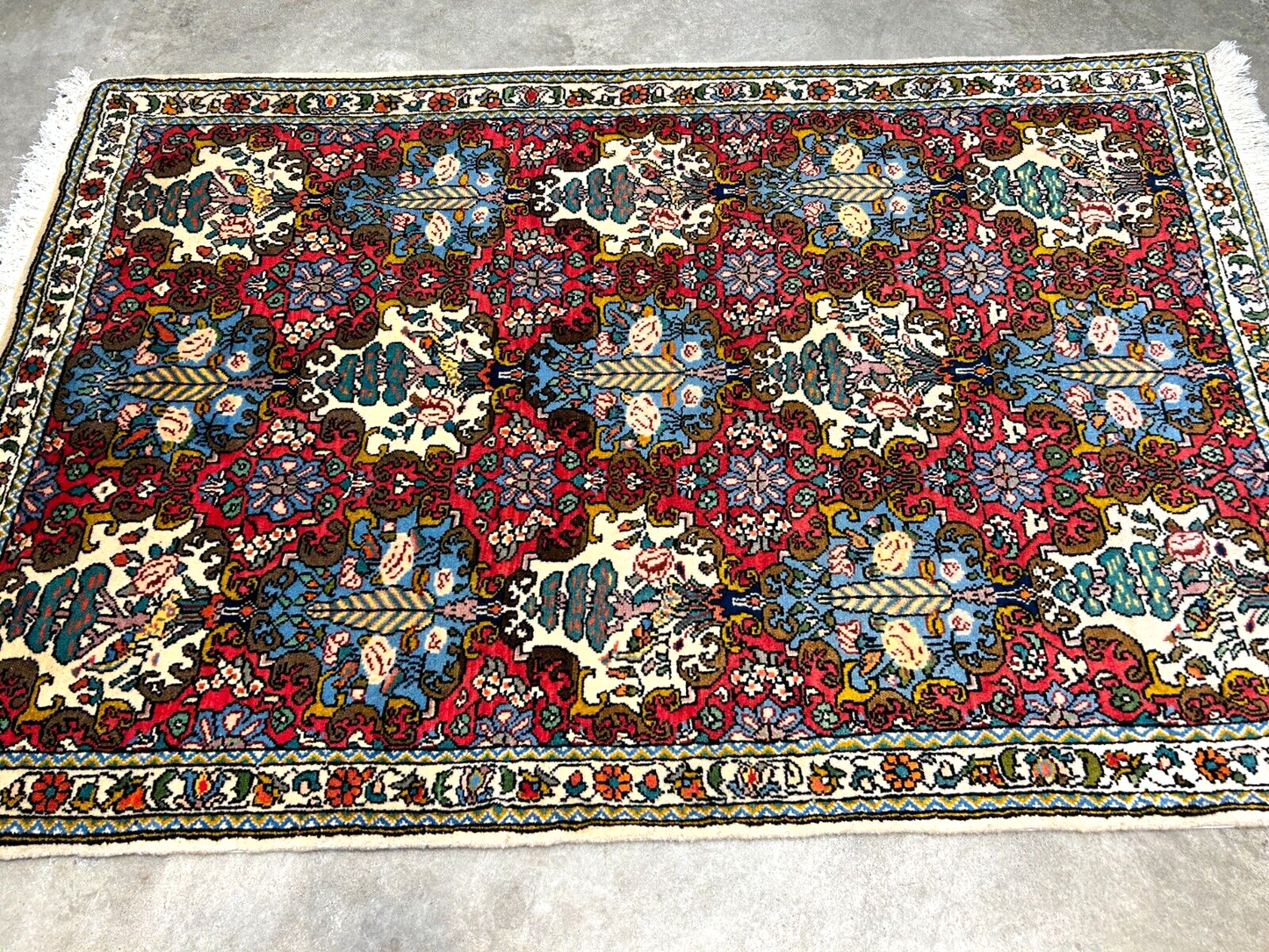 3'5"x5'2" Hand-Knotted 100% Lamb Wool Bakhtiarie Carpet - Area Rug