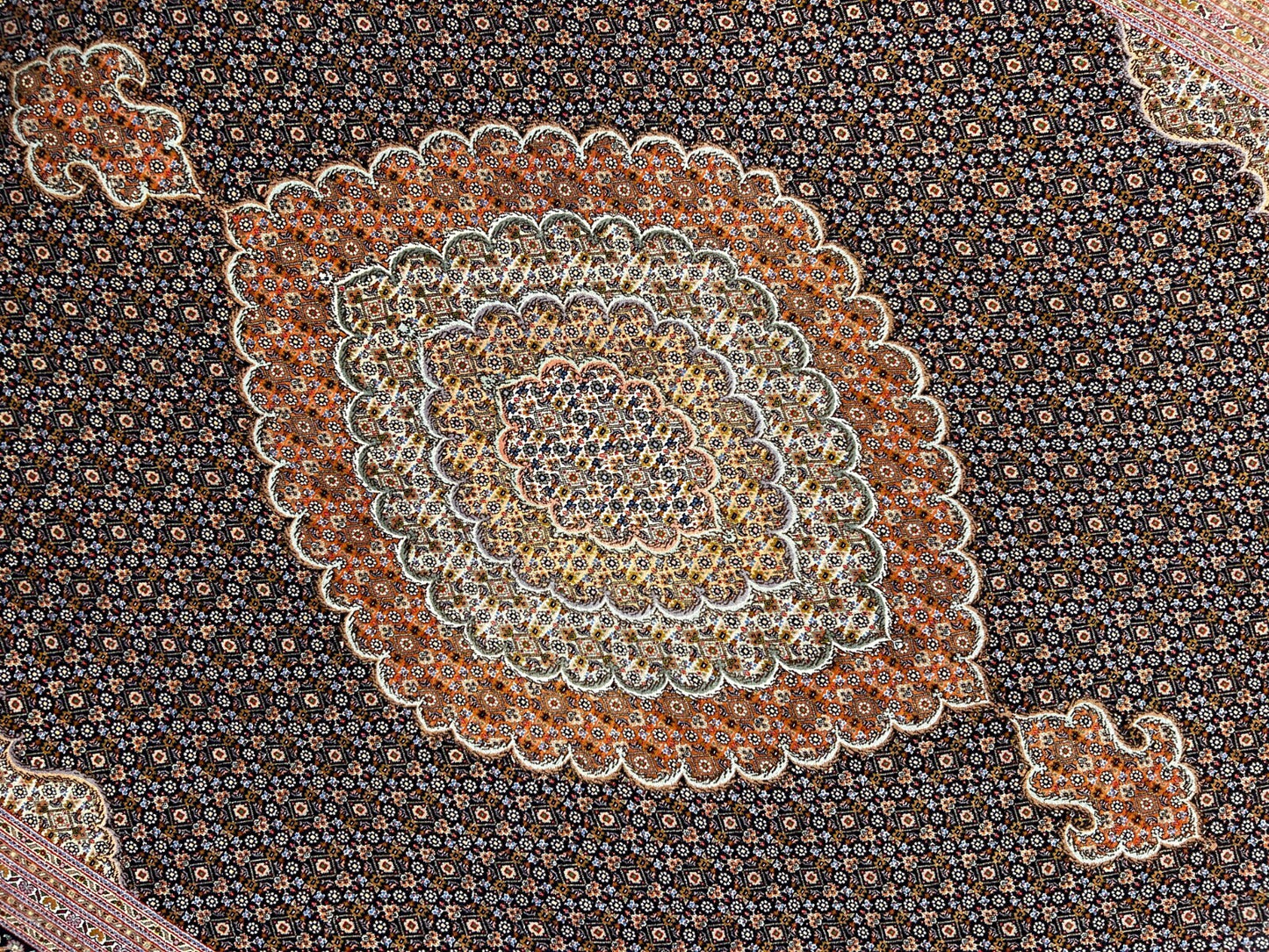 8'4"x11'6" Fine Hand-Knotted Wool & Silk Oriental Rug - Area Carpet