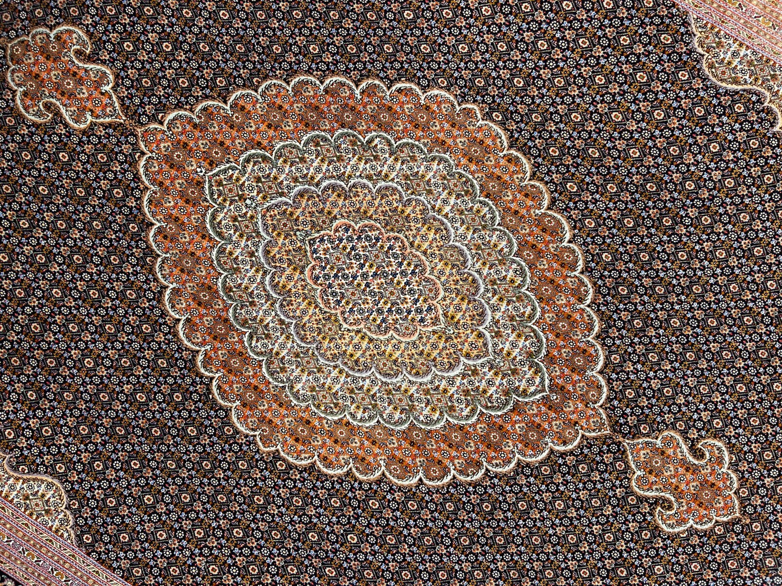 8'4"x11'6" Fine Hand-Knotted Wool & Silk Oriental Rug - Area Carpet