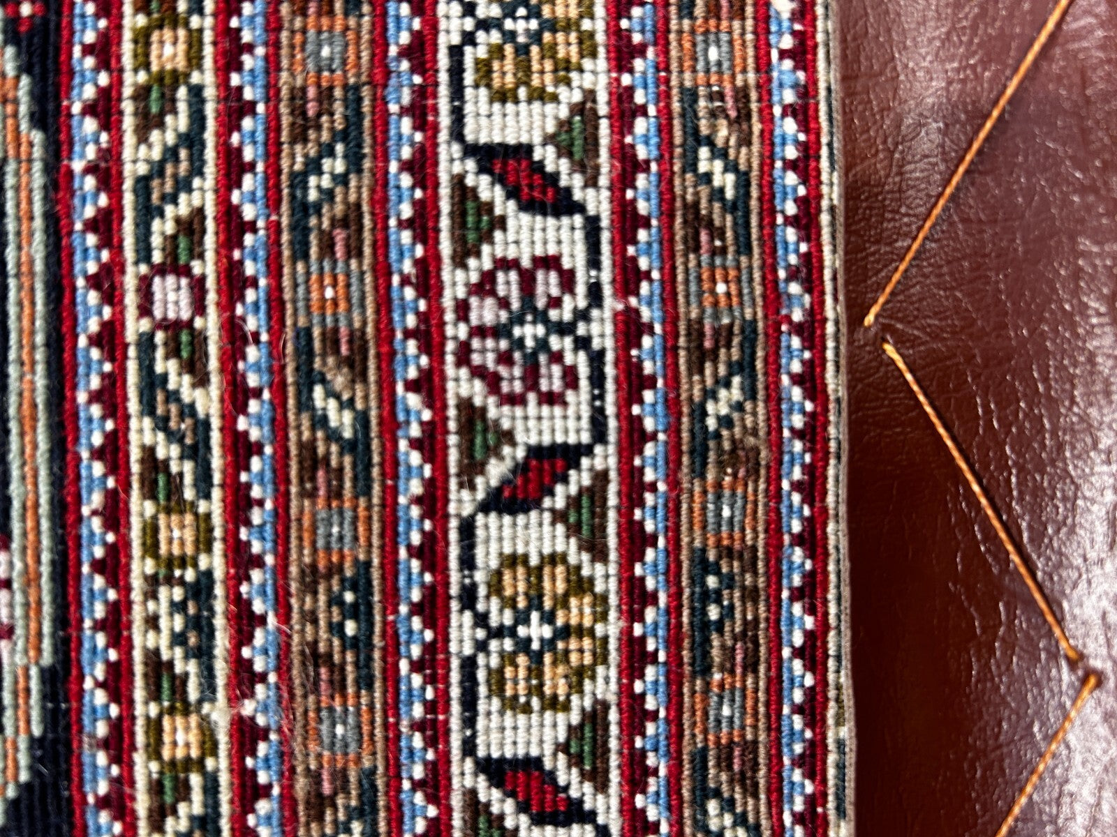 8'2"x11'5" Fine Hand-Knotted Wool & Silk Oriental Rug - Area Carpet