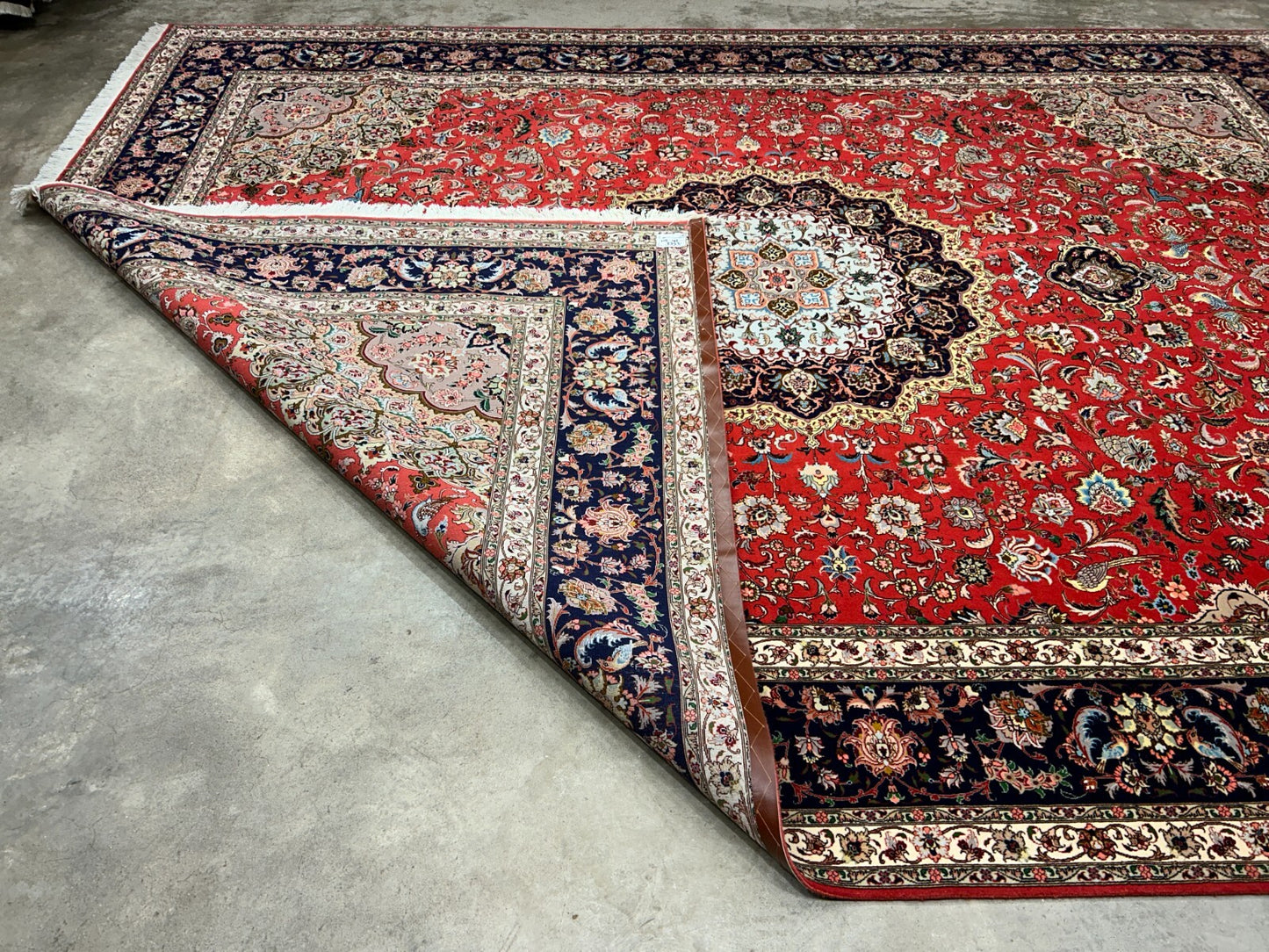 9'11"x12'10" Fine Hand-Knotted Wool & Silk Tabrize Rug