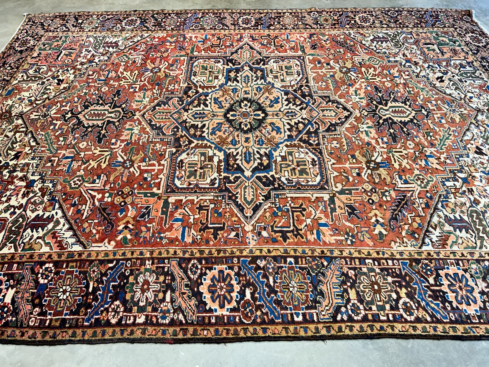 8'6"x11'6" Hand-Knotted 100% Wool Pile Herize Rug