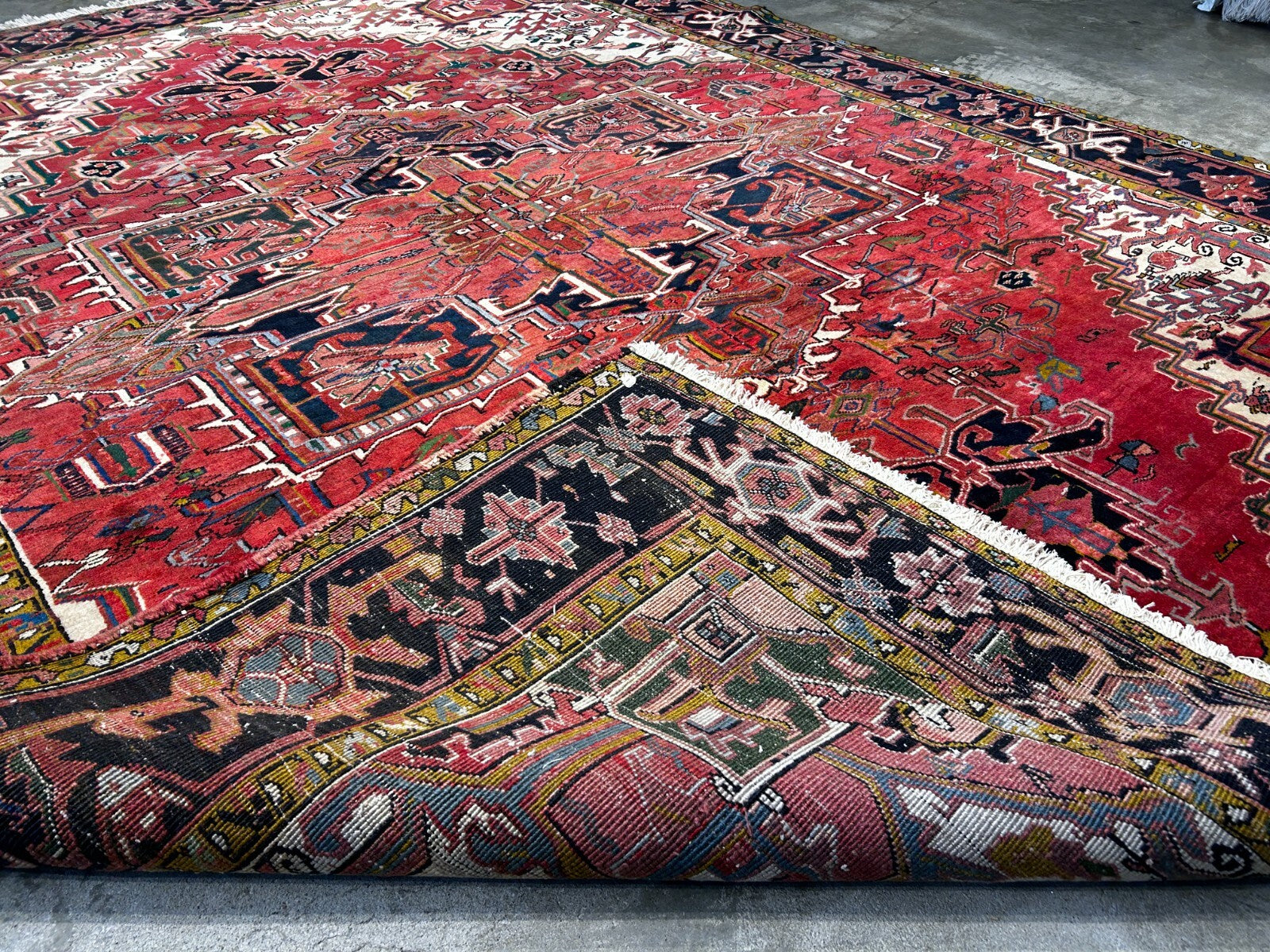 8'3" x 10'6'' Hand-Knotted 100% Wool Pile Herize Area Rug - Carpet