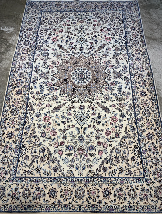 4'3"x6'10" Fine Hand-Knotted Wool & Silk Blend Naine Carpet - Area Rug