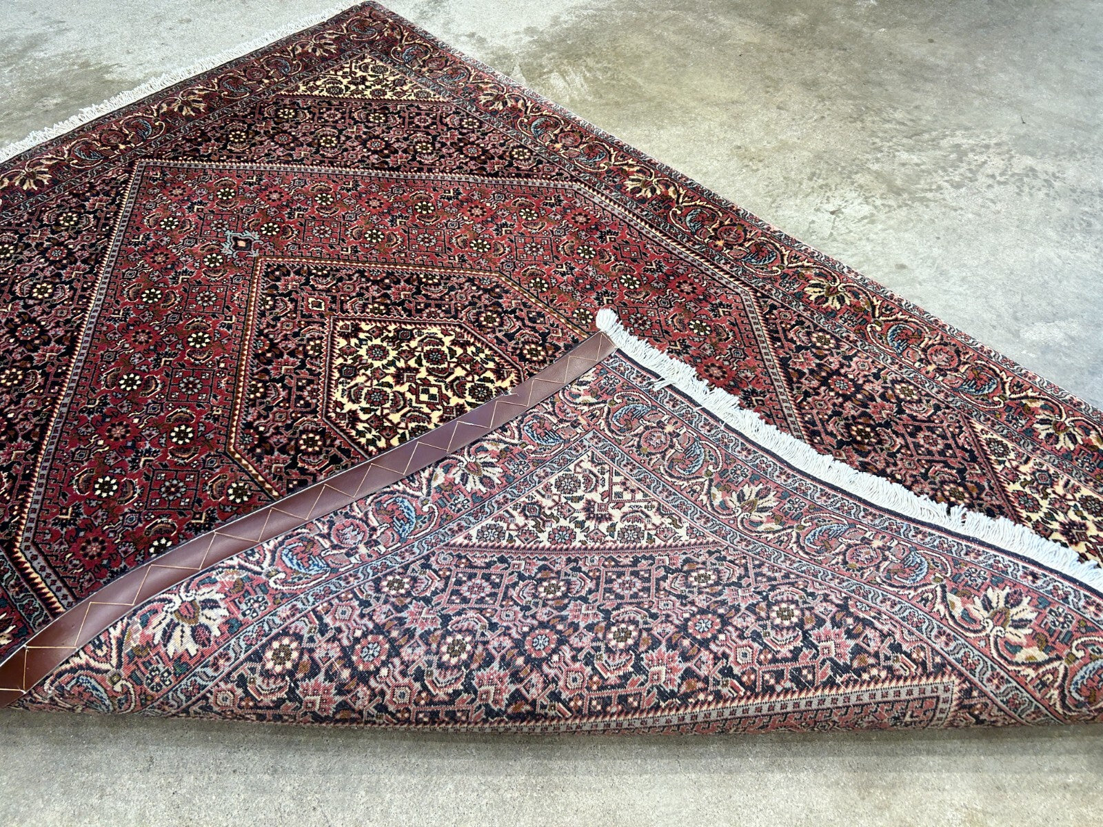 3'9"x5'8" Hand-Knotted 100% Wool Bidjare Carpet - Area Rug