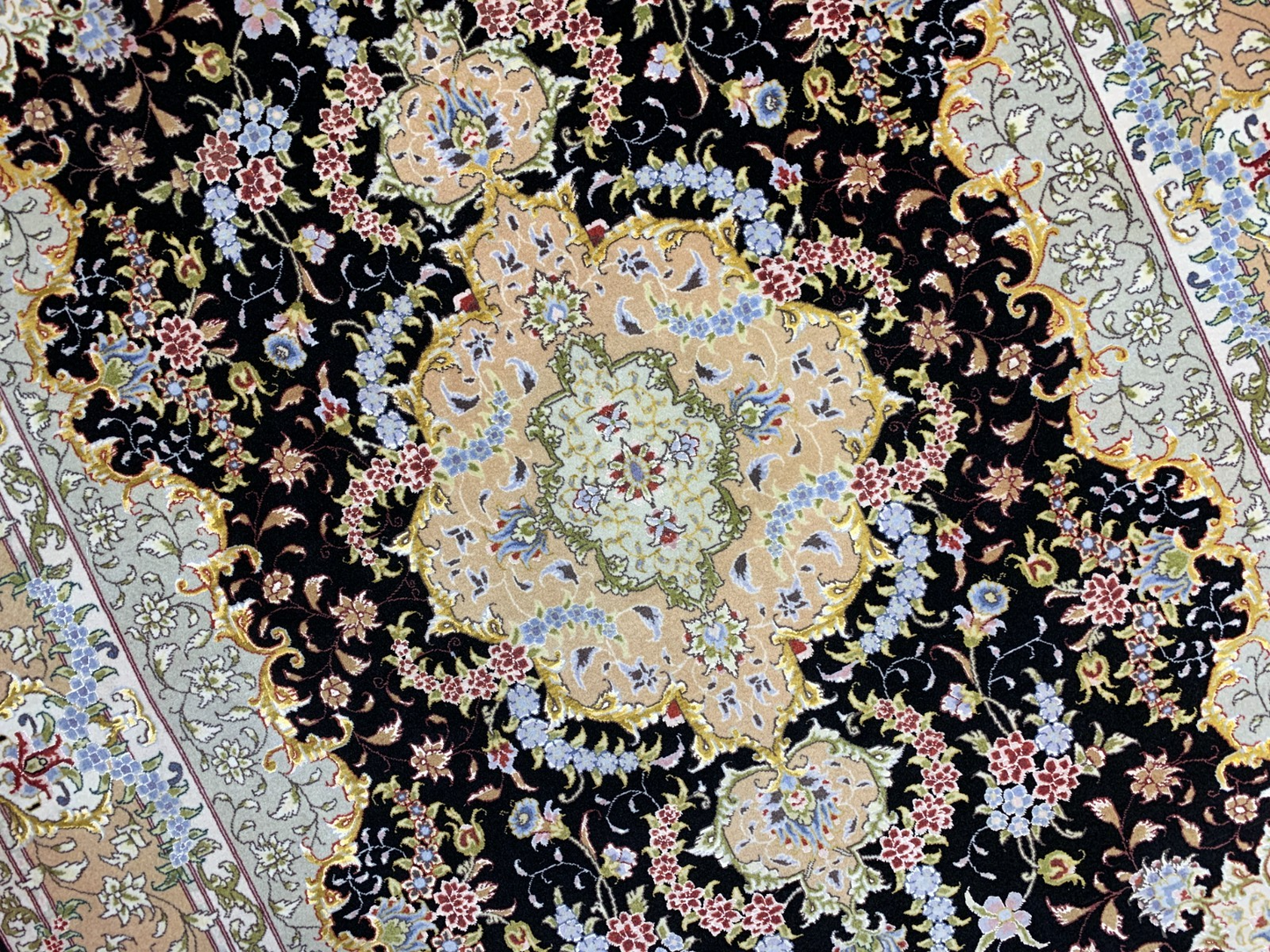 5'1"x7'1" Very Fine Hand-Knotted Wool & Silk Blend Tabrize Carpet - Area Rug