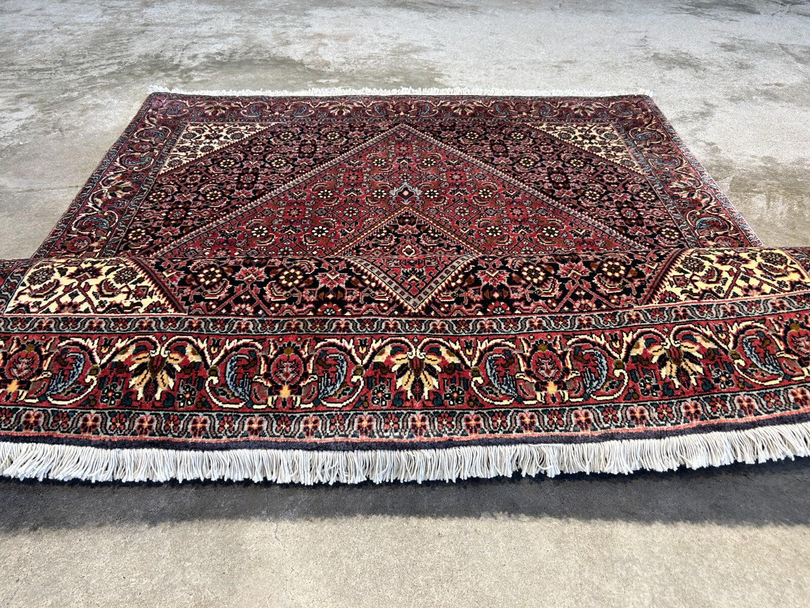 3'9"x5'8" Hand-Knotted 100% Wool Bidjare Carpet - Area Rug