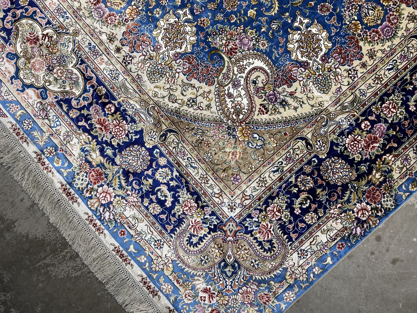 6'x9' Exquisite Hand-Knotted 100% Silk Oriental Rug