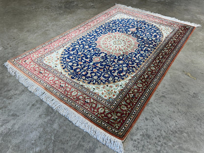 2'8"x4'1" Exquisite Extra-Fine Hand-Knotted 100% Silk Qume Area Rug