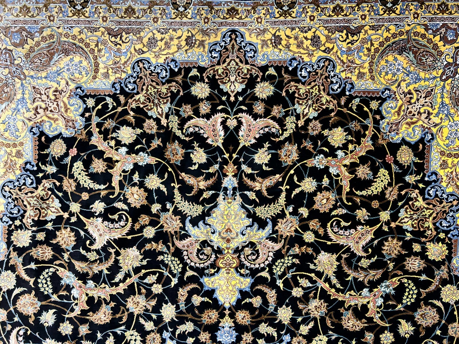 6'6"x10' Exquisite Hand-Knotted 100% Silk Qume Rug